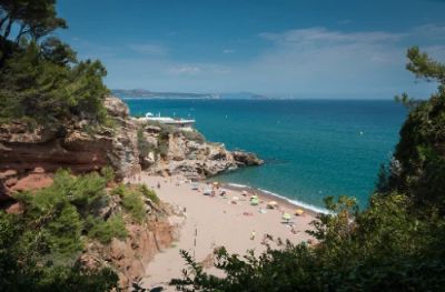 Sa Riera beach is an enchanting cove nestled on the Costa Brava, boasting crystal-clear waters and soft golden sands. Perfect for sunbathing and swimming, it’s an ideal retreat for those seeking tranquility. Nearby, you can enjoy delicious seafood at local restaurants that overlook the stunning Mediterranean views.