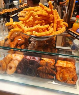 Forns del Pi is a hidden gem in the heart of Barcelona, known for its exquisite pastries and local bread. The aroma of freshly baked goods greets you at the door, tempting you to indulge in a classic 'chus' or a perfectly flaky croissant. A must-visit for food lovers seeking an authentic taste of Catalonia!