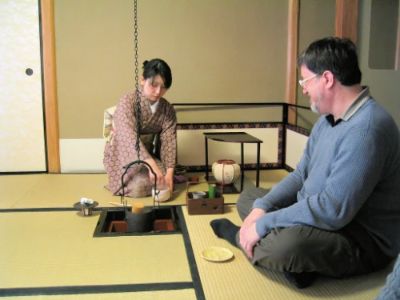 Taihoan is a beautifully crafted tea house located in Uji, famous for its tranquil gardens and historical significance. Visitors are enveloped in a peaceful atmosphere that embodies Japan’s rich cultural heritage. It's a perfect spot to enjoy matcha and absorb the beauty of traditional Japanese aesthetics.