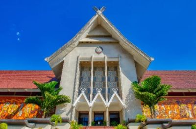 The National Museum of Malaysia offers a deep dive into the country's diverse heritage, showcasing artifacts that span centuries. From ancient civilizations to contemporary culture, each exhibit tells a unique story. Be sure to check out the stunning architecture and lush surroundings of Perdana Botanical Gardens for a refreshing experience.