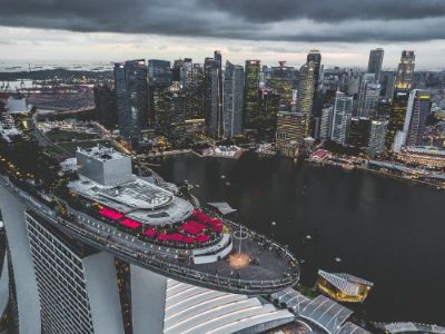 As a friend who has visited the Marina Bay Sands SkyPark Observation Deck, I can assure you that the panoramic views of the Singapore skyline are nothing short of breathtaking. Standing high above the ground, you can see the Gardens by the Bay, the Singapore River, and beyond. It's the perfect spot to capture incredible photos, especially at sunset when the city lights begin to sparkle.