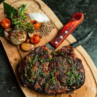 Black and Blue is a must-visit for meat lovers in Amsterdam. Located beautifully along the Leliegracht, this steakhouse offers a mouthwatering selection of high-quality meats cooked to perfection. The cozy, modern ambiance makes it perfect for a romantic dinner or a night out with friends. Don’t forget to try their signature desserts too!