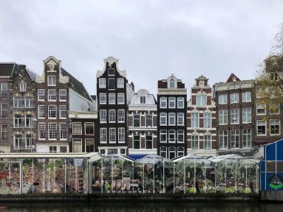 Visit Bloemenmarkt, the world’s only floating flower market, where you can immerse yourself in the enchanting colors and fragrances of fresh flowers and traditional Dutch tulips. This unique market offers a blend of local culture and stunning displays that make for perfect photo opportunities and souvenir shopping, all while enjoying the picturesque canals.