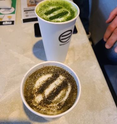 Matcha and Onigiri Cafe NIGICHA is a hidden gem in Shinjuku, perfect for a tranquil break. Taste authentic Japanese rice balls paired with rich matcha drinks, all crafted with high-quality ingredients. The cozy ambiance makes it an ideal spot for relaxation after exploring the bustling city.