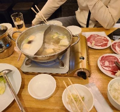 ラムしゃぶ・火鍋函館吉田 offers an unforgettable dining experience centered around lamb shabu and hot pot. Nestled in the heart of Hakodate, this popular restaurant is known for its fresh ingredients and flavorful broths. With a cozy atmosphere and friendly service, it’s the perfect place to indulge in a warm meal after a day of exploring the city.