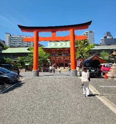 Ikuta Jinja is a serene Shinto shrine located in the heart of Kobe. This historical site, dating back over 1,800 years, provides a perfect escape from the city's hustle. Surrounded by lush greenery, visitors can enjoy the peaceful atmosphere while exploring unique traditions, beautiful architecture, and seasonal festivals. Don't miss the delightful local stories shared by friendly staff!