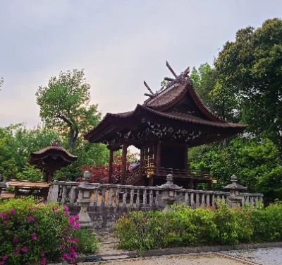 Achi Shrine is a beautifully serene Shinto shrine nestled in Kurashiki that offers a peaceful escape from the city's hustle. Steeped in history and surrounded by lush greenery, it's a perfect spot for reflection and photography. Don't miss the unique architecture and the chance to learn about local traditions!