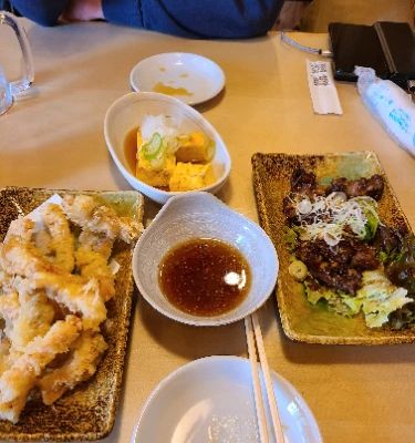 If you're in Nagoya, you must try や台ずし 栄生駅前町 for an authentic sushi experience. The restaurant serves a variety of fresh, beautifully presented sushi that will tantalize your taste buds. With a cozy atmosphere and friendly staff, it's a perfect spot to relax after exploring the city.