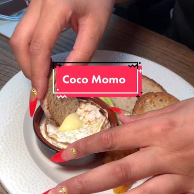 Coco Momo is the perfect spot for brunch lovers, nestled on Gloucester Road. With an extensive menu featuring artisanal dishes and freshly baked pastries, this cafe exudes a warm and inviting vibe. It's especially delightful on weekends, where you can relax with a tasty Bloody Mary or rich cappuccino while enjoying the ambient atmosphere.