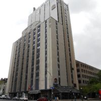 Best Western Ville-Marie offers a blend of comfort and convenience in the heart of Montreal. You'll love its proximity to major attractions like Mount Royal Park and the Museum of Fine Arts. With modern amenities, spacious rooms, and a rooftop terrace, it’s a perfect base for exploring the vibrant city.